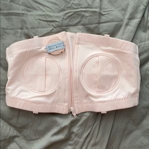 Hands free breast  pumping bra almost new